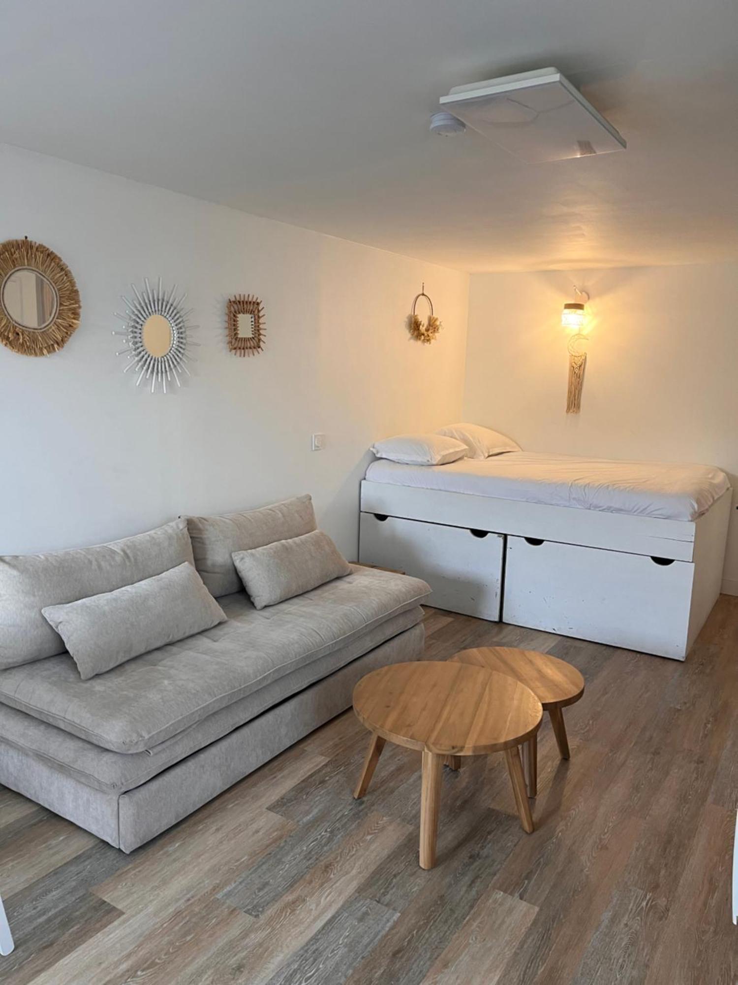 Studio Avec Terrasse Saint Martin De Re Exterior foto